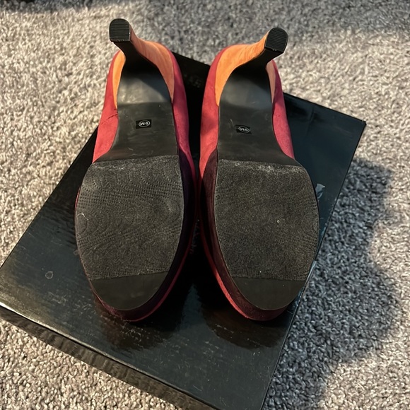 Multi-colored Just Fabulous platform heels. Size 9. - Picture 5 of 6